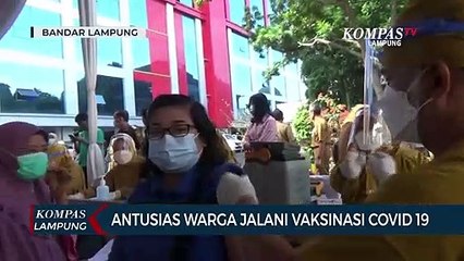 HUT Kota Bandar Lampung ke-339, Warga Sekitar Gedung Pemkot Antusias Ikuti Vaksinasi Covid 19