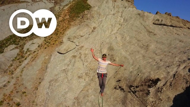 Slacklining–Daredevil Moves by Jaan Roose ಜಾನ್ ರೂಸ್ ಅವರಿಂದ ಡೇರ್ ಡೆವಿಲ್ ಮೂವ್ಸ್ Beyond Limits EP 01