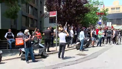 Beşiktaş taraftarları Sergen Yalçın için harekete geçti! Evinin önüne akın ettiler