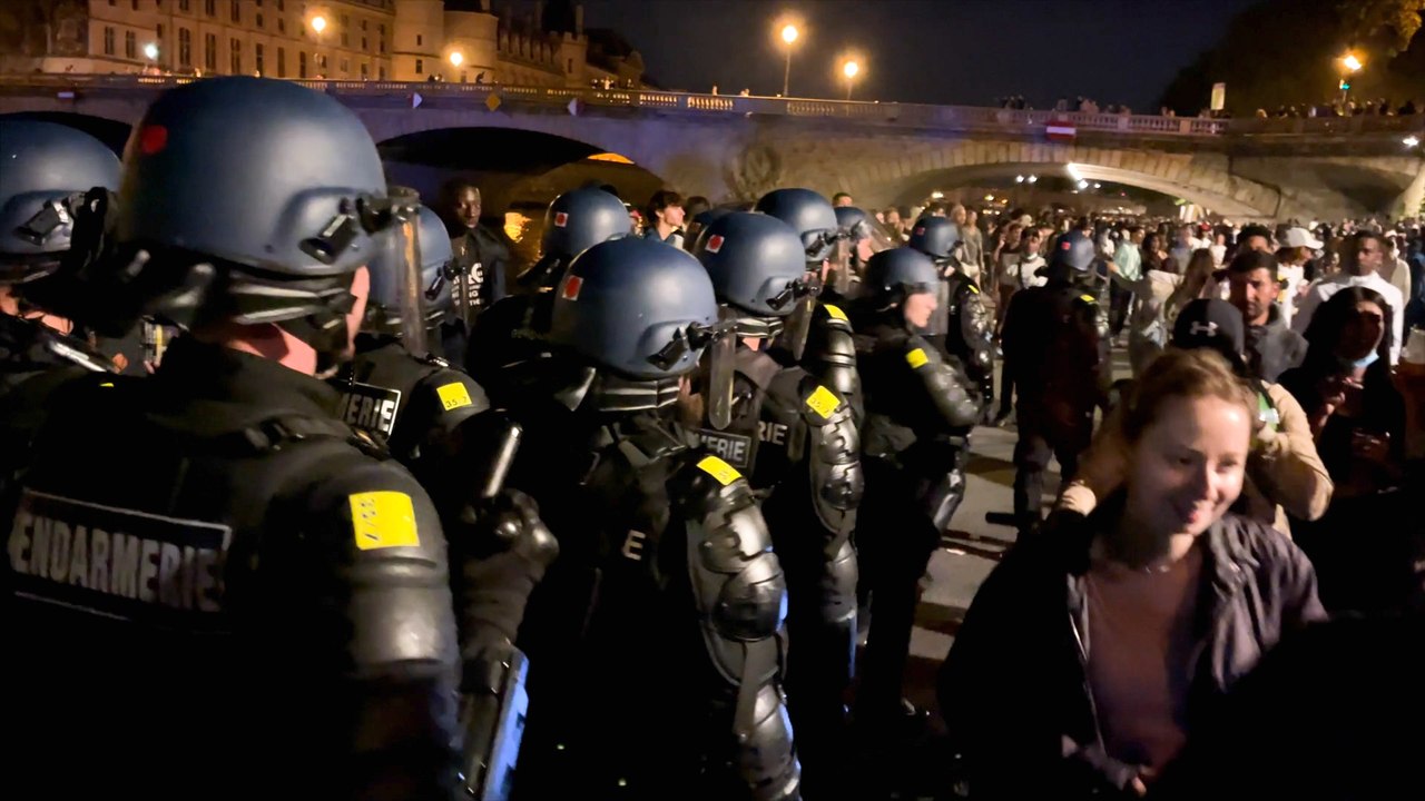 Concert à l’Elysée, projet X sur les quais, évacuations musclées... les images de la fête de la musique