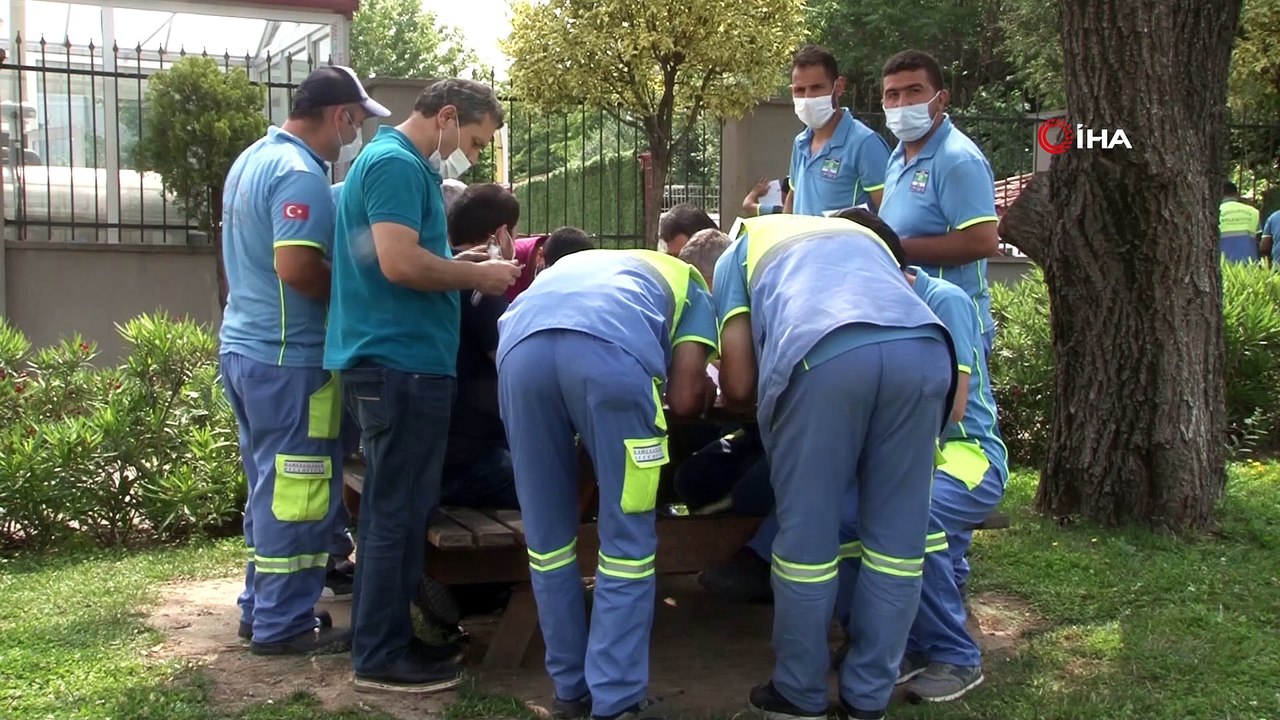 Bahçelievler’de seyyar aşı uygulaması ile sahada çalışan belediye personelleri aşı oldu