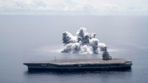 Une explosion réelle pour simuler une attaque sur un porte-avions de l’US navy