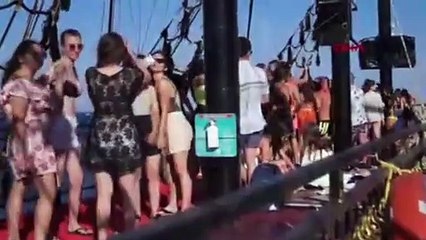 Turistler yeşille mavinin tadını çıkardılar