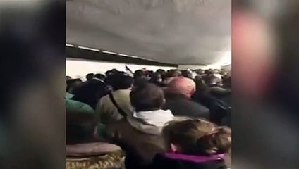 Stadı Fransa milli marşıyla terk ettiler