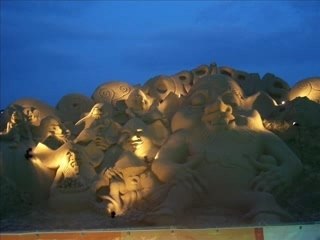 sculpture sur sable sur la grande plage à quiberon