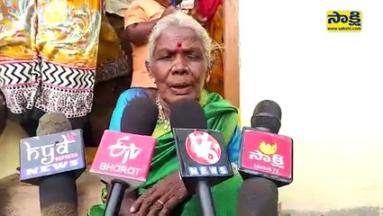 వాసాలమర్రి గ్రామంలో సీఎం కేసీఆర్ పక్కన కూర్చొని భోజనం చేసిన ఆకుల ఆగమ్మ