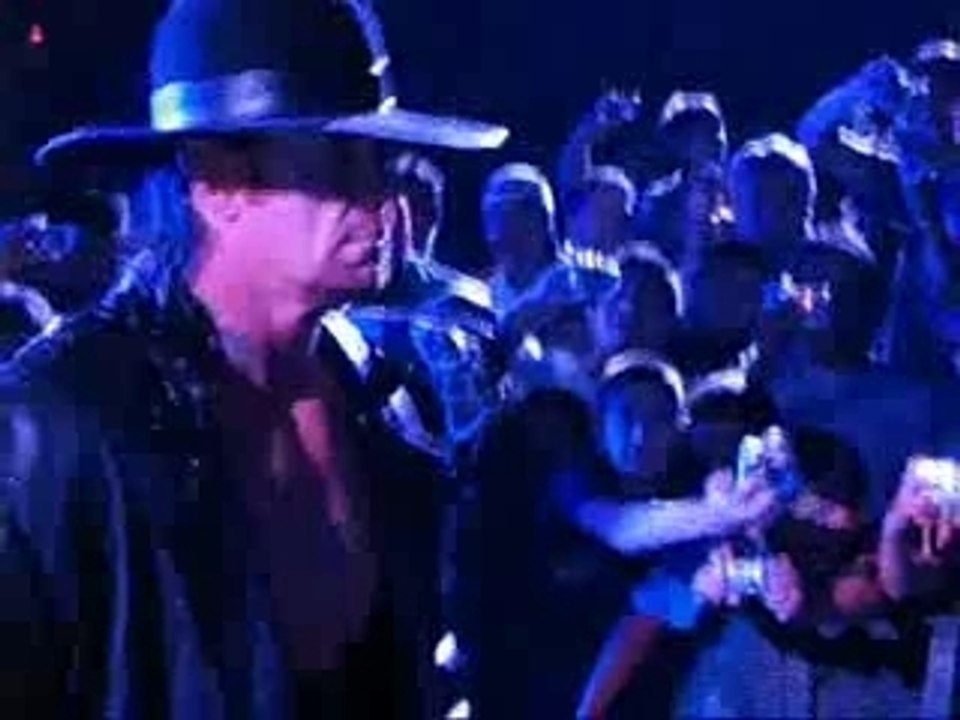 14 de Febrero - The Undertaker al Ring
