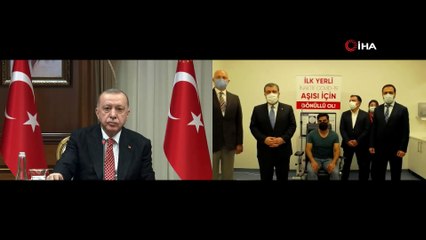 Скачать видео: Cumhurbaşkanı Erdoğan,  “Yerli aşının üçüncü fazının ilk doz uygulaması”na videokonferans yöntemiyle katıldı