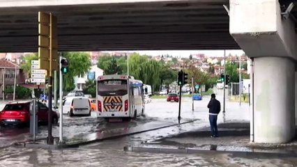 ANKARA - Başkentte sağanak etkili oldu (3)