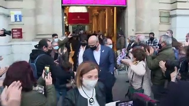 Gobierno español indultó a los líderes independentistas catalanes presos