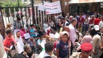 TAİZ - Yemen'de savaş mağduru gaziler, maaşlarının ödenmesi talebiyle gösteri düzenledi