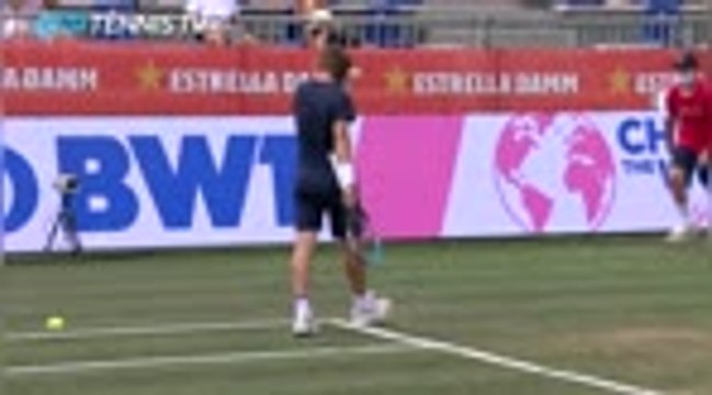 Medvedev moves past Moutet to reach Mallorca quarter-final