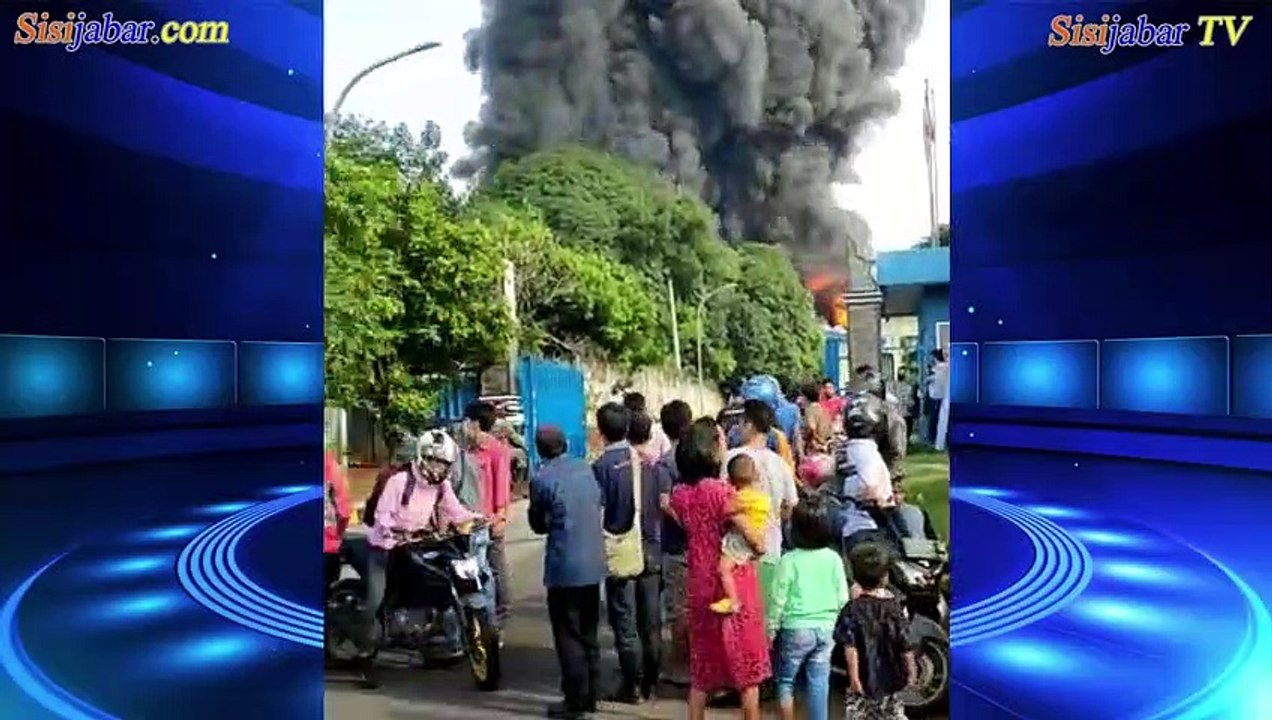 Panik! Karyawan Berhamburan Pabrik Olahan Daging di Purwakarta Terbakar | Sisi Jabar ~ Sisijabar.com
