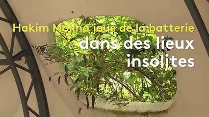 En Seine-Maritime, Hakim Molina se met en scène avec sa batterie dans des lieux insolites