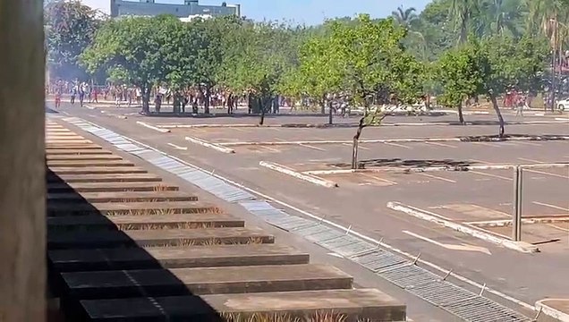 Protesto de indígenas na Câmara dos Deputados termina com feridos