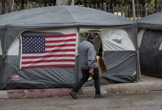 Economic Gap Between Rich and Poor Widened Drastically Amid Pandemic