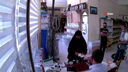 Tırnakçılık yöntemi ile 100 TL'yi çalarken güvenlik kameralarına yakalandı