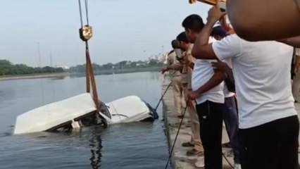 One missing after car falls into river in Lucknow