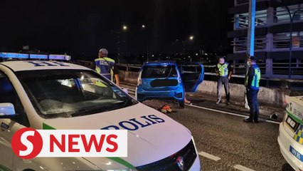 Suspects try to flee cops by jumping from flyover, but fail to escape