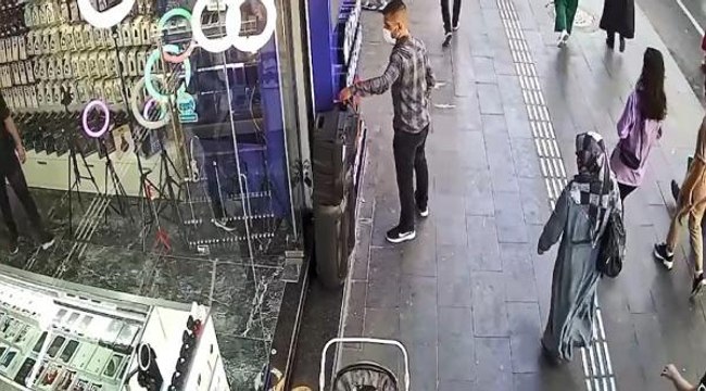 YARIM SAAT SONRA HIRSIZLIK YAPTIĞI İŞ YERİNİN ÖNÜNDEN GEÇİNCE YAKALANDI