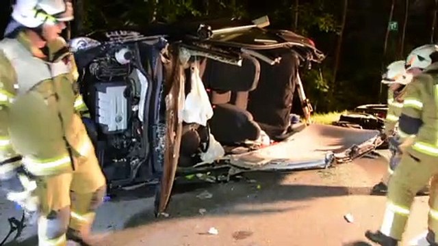 Pkw prallte in Angath gegen Mauer und überschlug sich