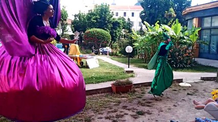 Jaja le papillon géant et Jojo la sauterelle font chanter les résidents de l'Ehpad de Cimiez