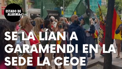 Se la lían al presidente de la patronal Antonio Garamendi en la sede de la CEOE: “Tu dimisión”