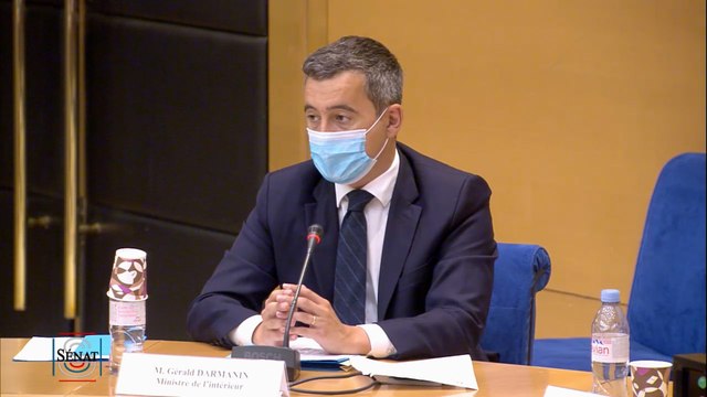 Élections: Darmanin veut «reprendre en main» la distribution des documents électoraux