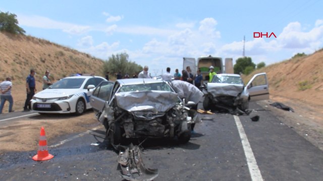 Nevşehir'de iki otomobil kafa kafaya çarpıştı 3 ölü