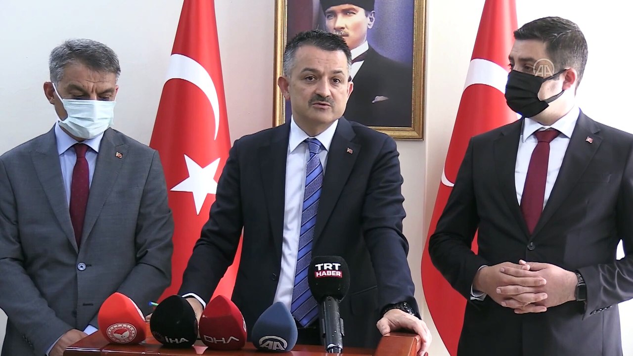 TUNCELİ - Pakdemirli: 'Tunceli'nin bir köyünde oturan kardeşimizin başka bir yere gitme ihtimali olmayacak'