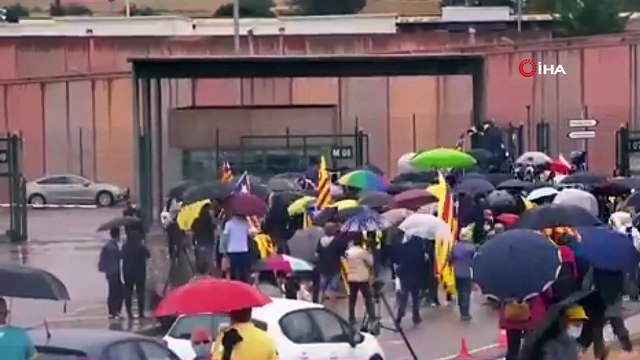 - İspanya'da af çıkarılan 9 ayrılıkçı Katalan lider tahliye oldu