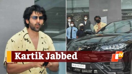 Kartik Aaryan Leaves COVID Vaccination Centre In Style