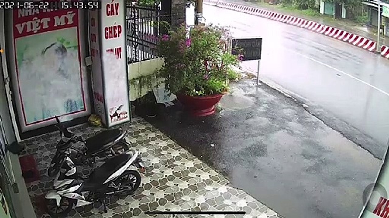 Truck Grinds over Median Barrier