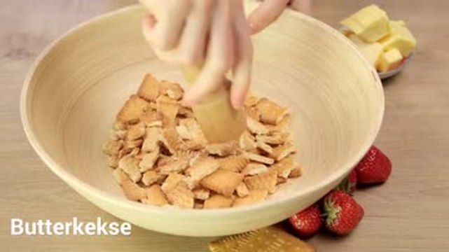 Rezept ohne Backen: Käsekuchen mit Erdbeerfüllung