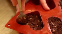 Cookies ohne Backen: Schoko-Herzen selber machen