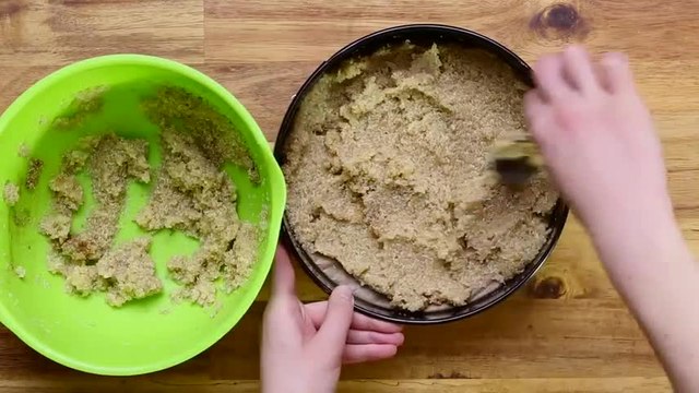 Quinoapizza! So einfach könnt ihr die Low Carb Pizza selber machen!