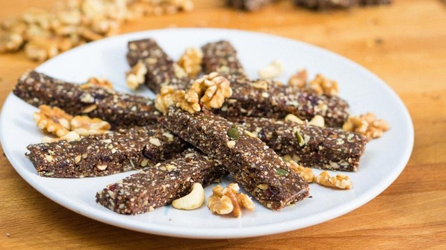 Gesund und lecker: Chia Energy Bars ganz einfach selbermachen