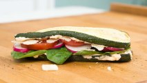 Sandwiches ohne Brot: mit Zucchini und Paprikacreme