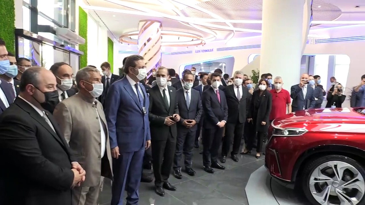 KOCAELİ - Bakan Varank, Tataristan Cumhurbaşkanı Minnihanov ile Bilişim Vadisi'ni ziyaret etti