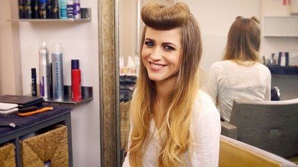 Selber machen: Frisur im Rockabilly-Look