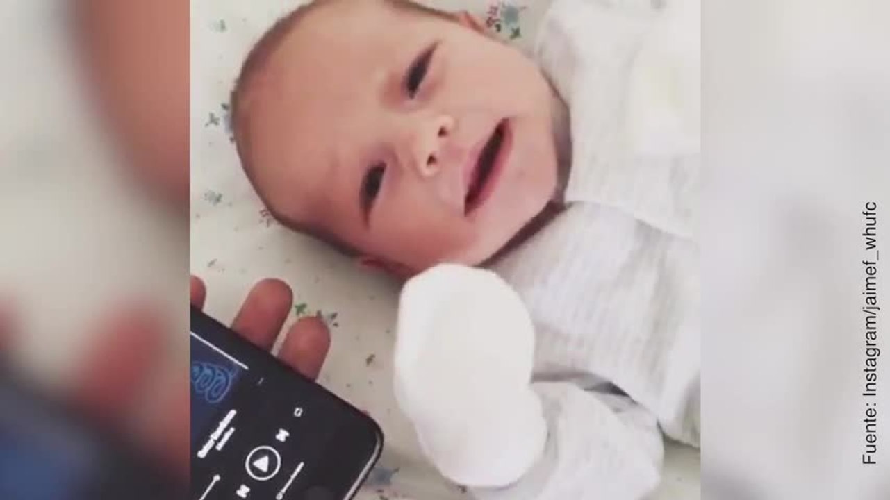 ¡Este bebé se calma con música heavy metal!
