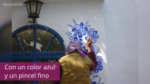 Esta anciana es una artista, ¡mira cómo decora su pueblo!