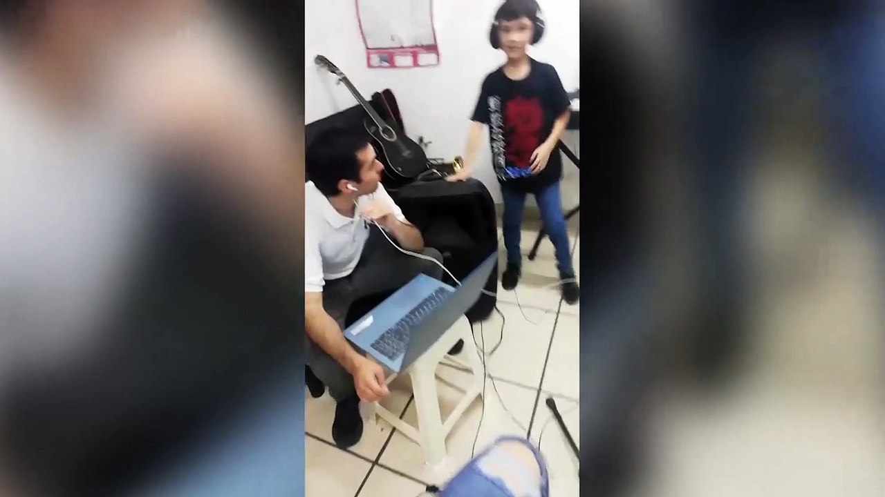 ext-juanis-graba-cancion-230621
