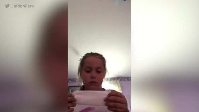 ¡El tutorial de maquillaje de esta pequeñaja es lo más!