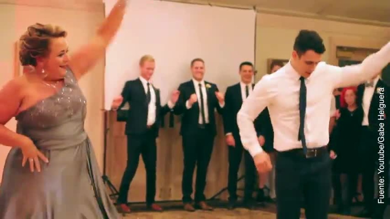 ¡El mejor baile entre madre e hijo de todos los tiempos!