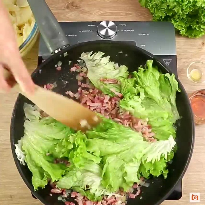 Insalata cotta: la variante con patate e pancetta!