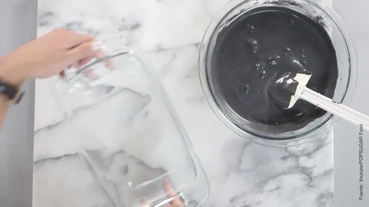 Delicatessen casera: helado negro de carbón