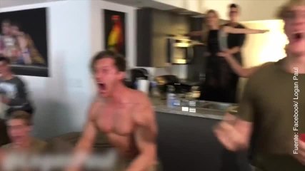 Vídeo de la reacción de los fans de Leonardo diCaprio al ganar el Oscar