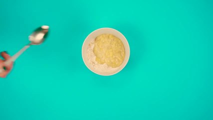 El dulce perfecto: ¡mugcake de plátano!