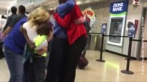 Vídeo de un pareja que por fin puede abrazar a sus hijos